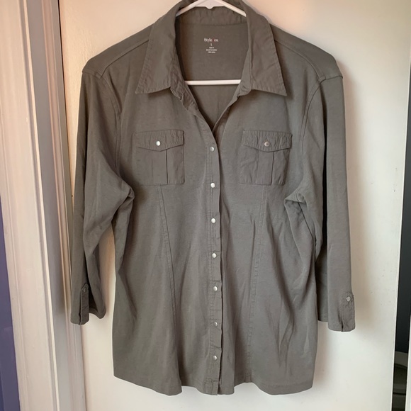 Style & Co. Tops - 5/25: STYLE & CO 3/4 SLEEVE GRAY SNAP-UP TOP